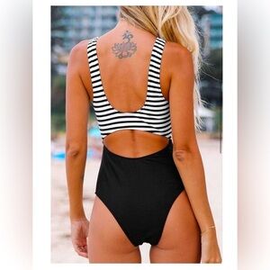 Cupshe black and white one piece 🩱